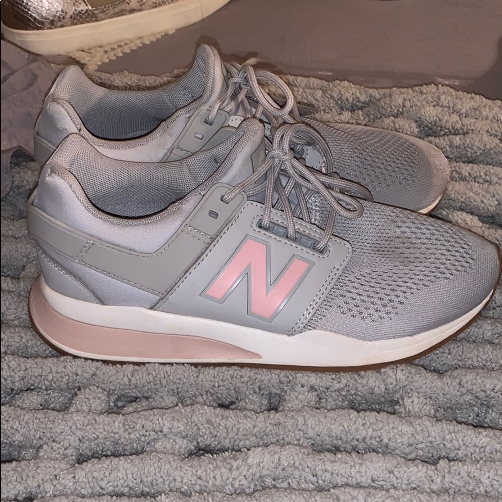 New Balance Tennis Shoes